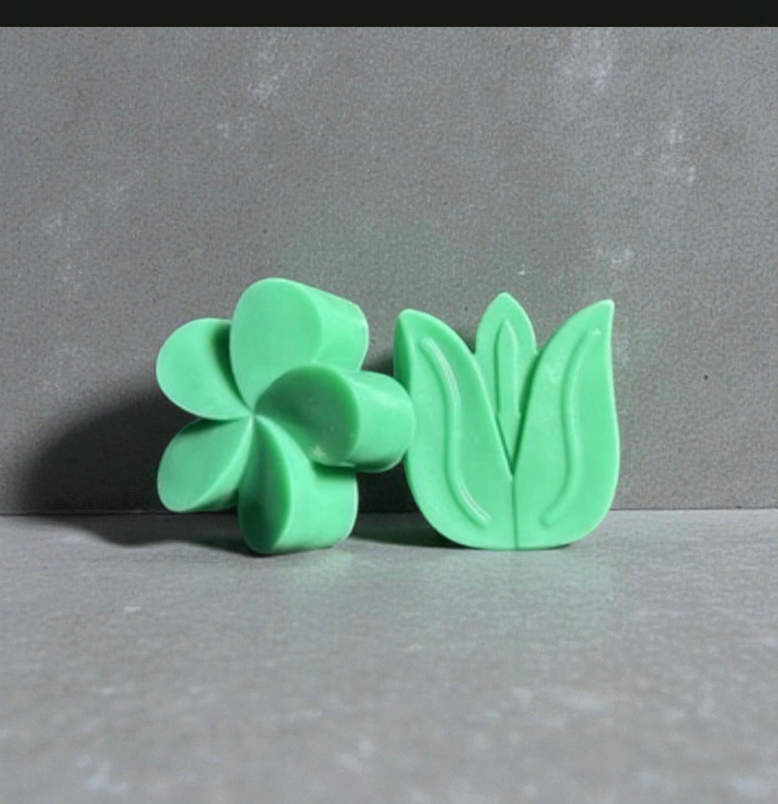 Yojawill Organic Set of 2 Flower Bar Soaps Natural Ingredients