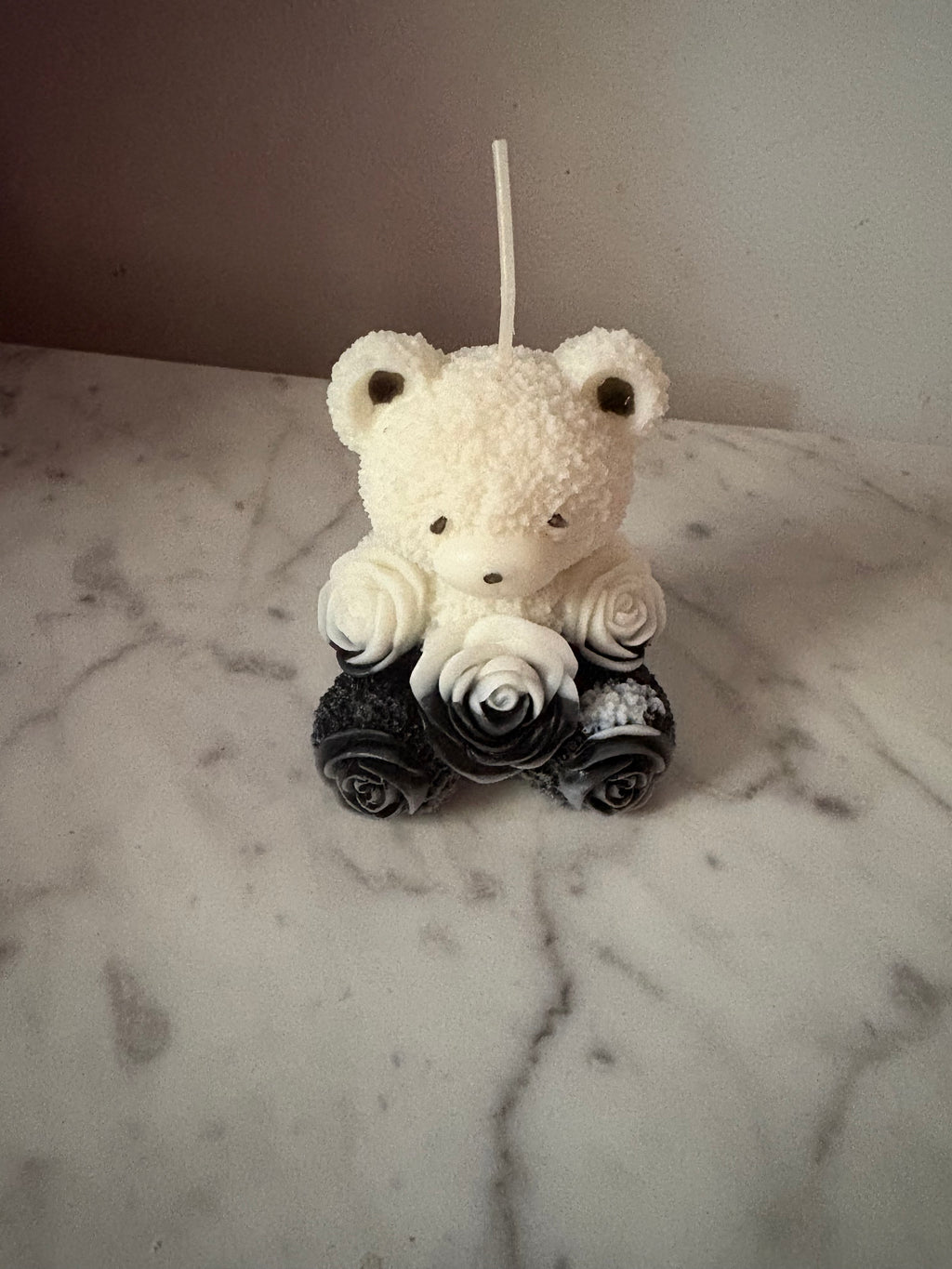 Yojawill Organic Bear My Roses Soy Candle Hand Poured